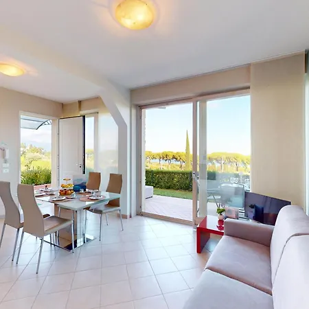 Апартаменты Horizon Luxury View By Bookinggardalake *