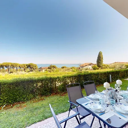 Апартаменты Horizon Luxury View By Bookinggardalake Moniga del Garda