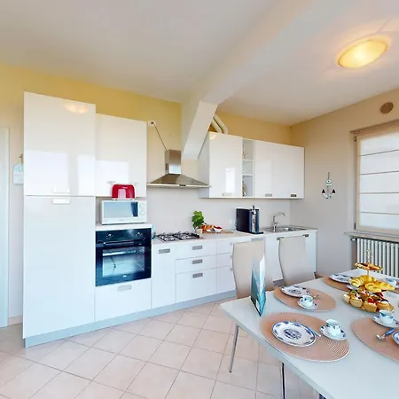 Horizon Luxury View By Bookinggardalake Апартаменты Moniga del Garda